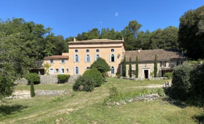 La Bastide Basse Nature Piscine à 3 quarts d'heure de la mer